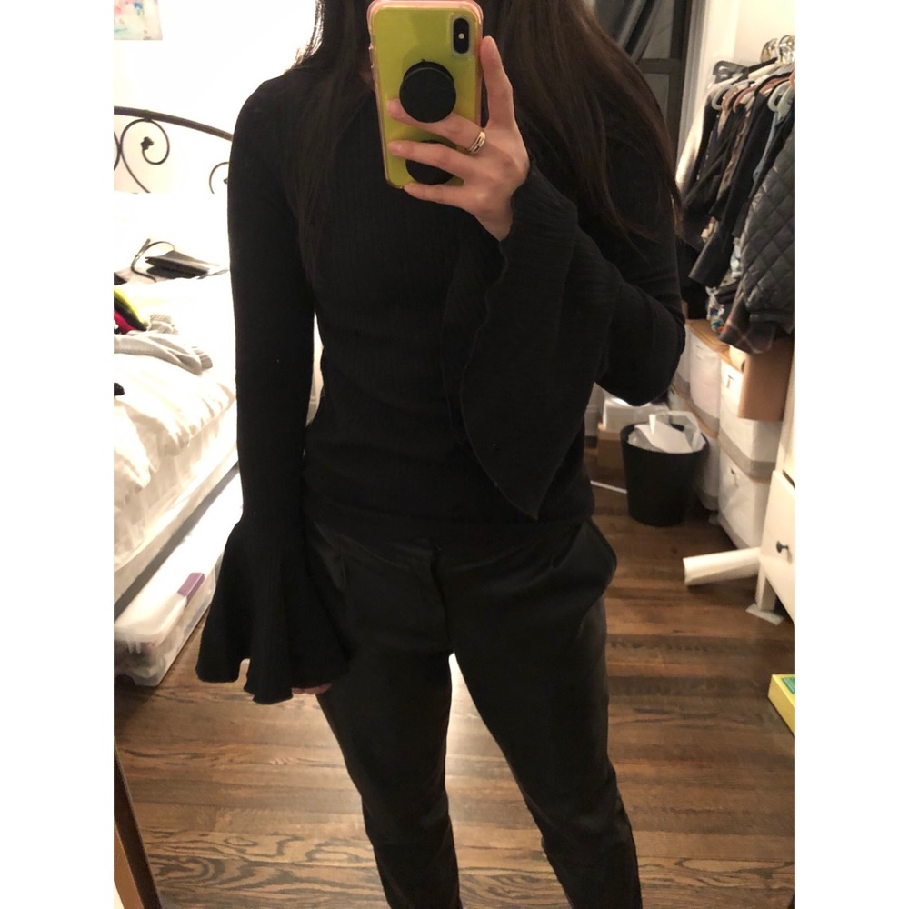 ZARA BELL SLEEVE TOP SIZE SMALL